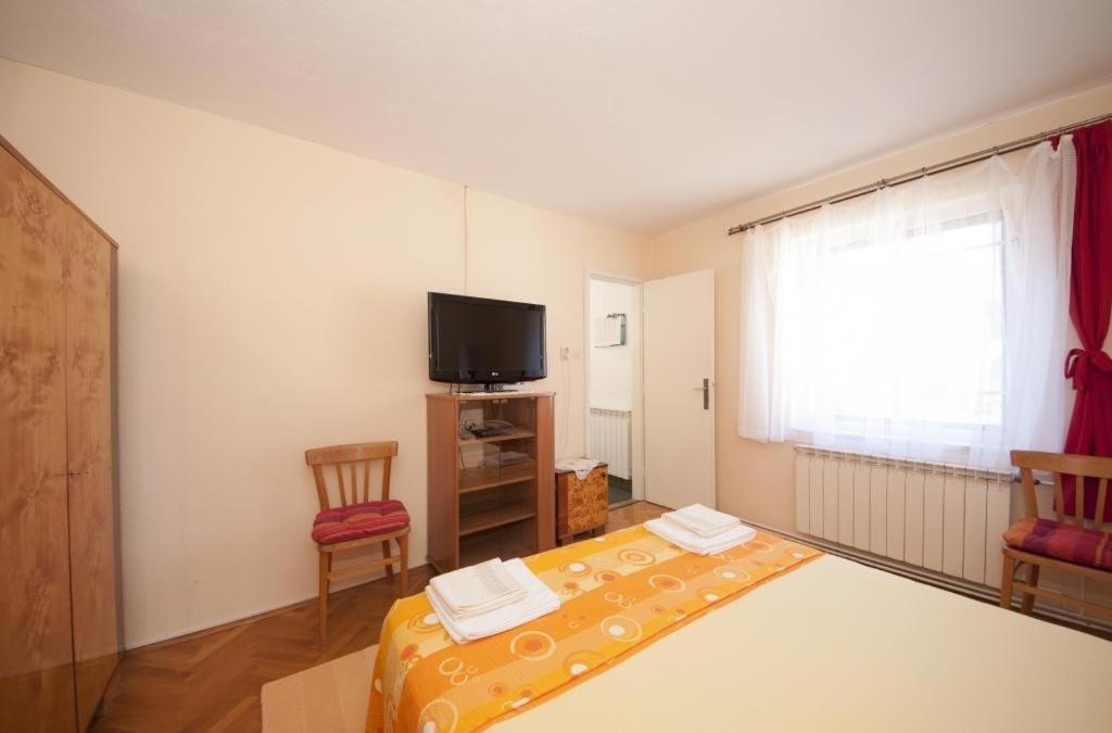 Apartments Gorana Splitska Quarto foto