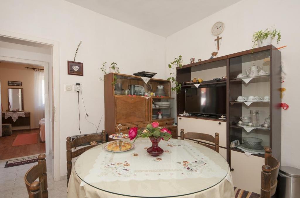 Apartments Gorana Splitska Quarto foto