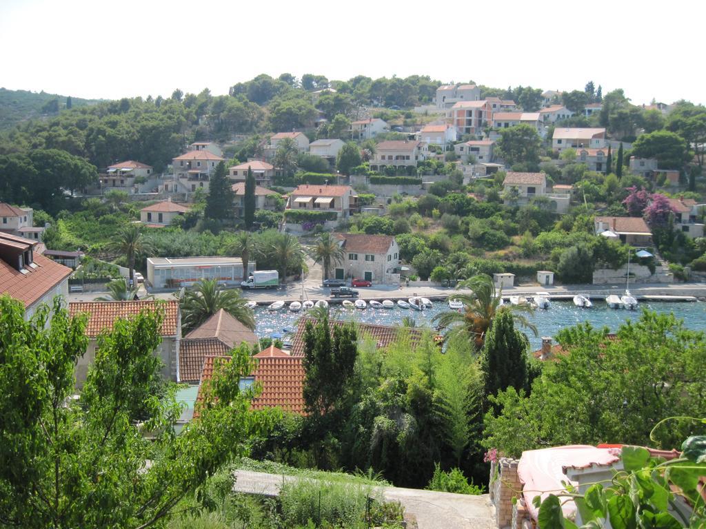 Apartments Gorana Splitska Exterior foto
