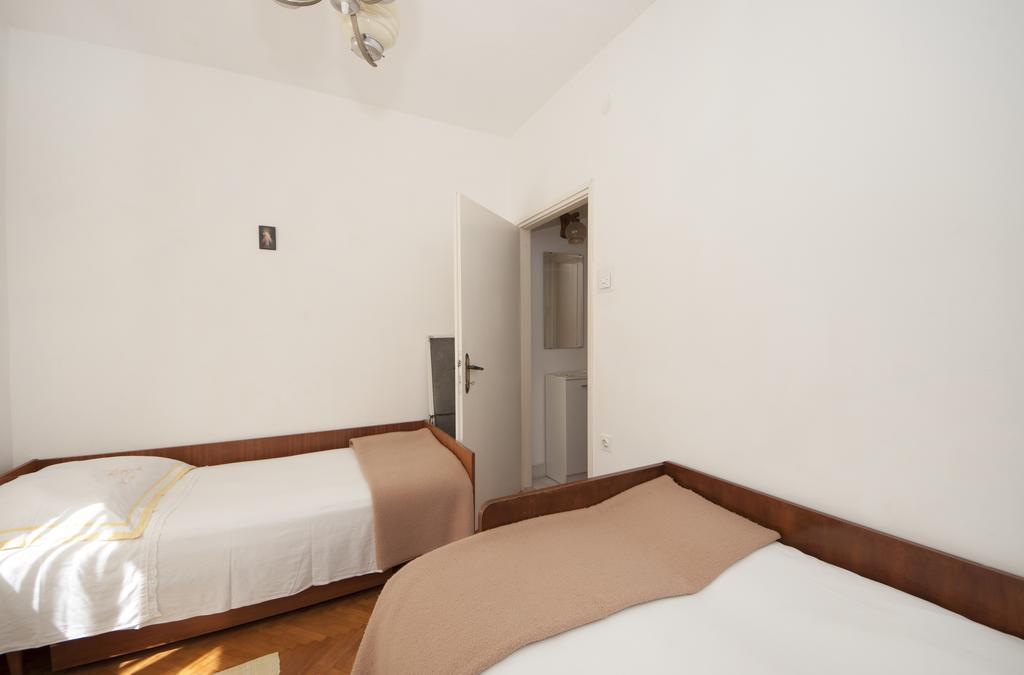 Apartments Gorana Splitska Exterior foto