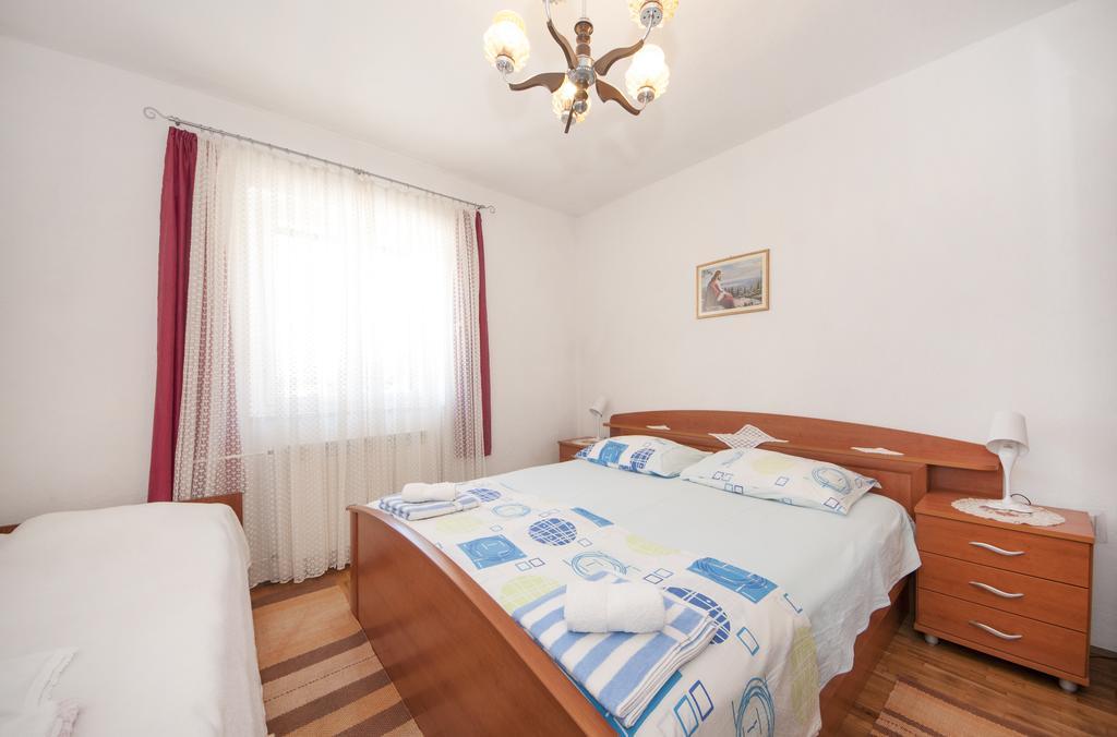 Apartments Gorana Splitska Exterior foto