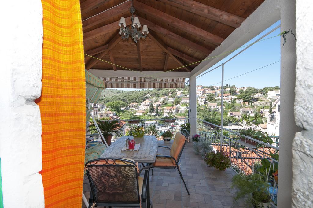 Apartments Gorana Splitska Exterior foto